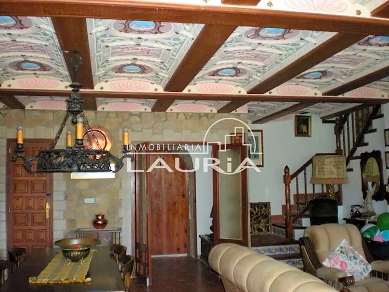 Houses for sale in Alpuente  with Air Conditioner and Terrace