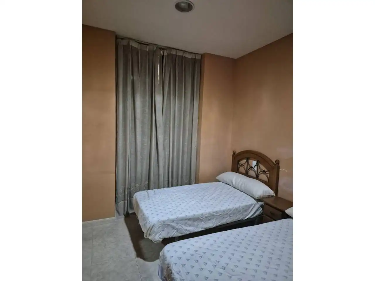 Habitación de Piso en venta en Valencia con Balcón