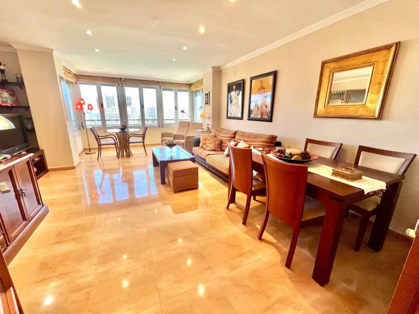 Sala de estar de Piso en venta en Alicante / Alacant con Aire acondicionado, Calefacción y Piscina comunitaria