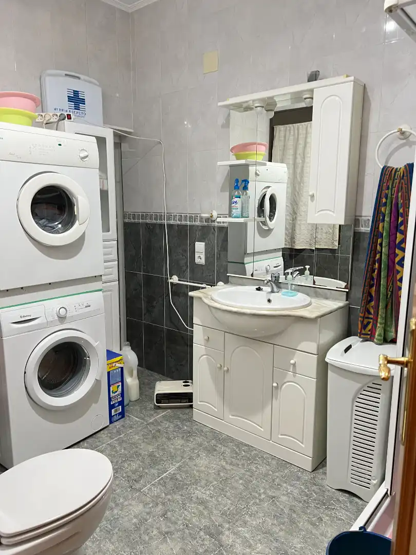 Badezimmer von Haus oder Chalet zum Verkauf in Herencia mit Klimaanlage, Heizung und Möbliert
