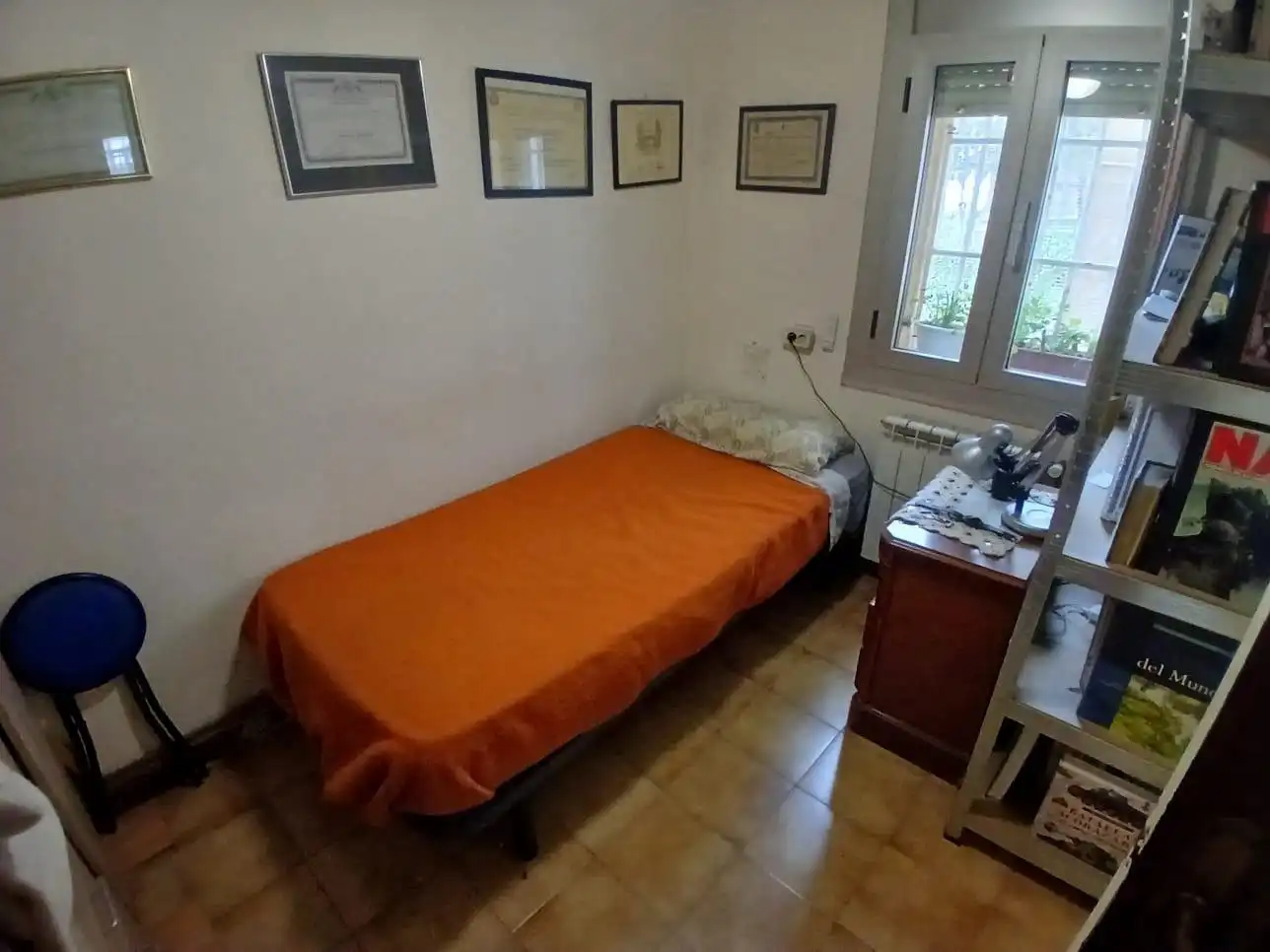 Habitación de Piso en venta en Terrassa con Alarma