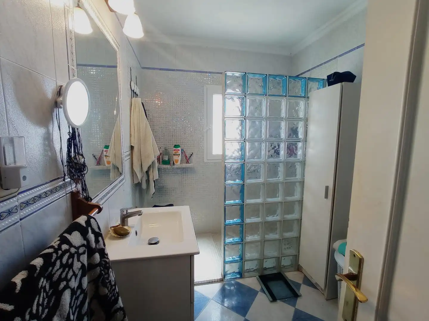 Bany de Casa o xalet en venda en Chiclana de la Frontera amb Aire condicionat, Jardí privat i Terrassa