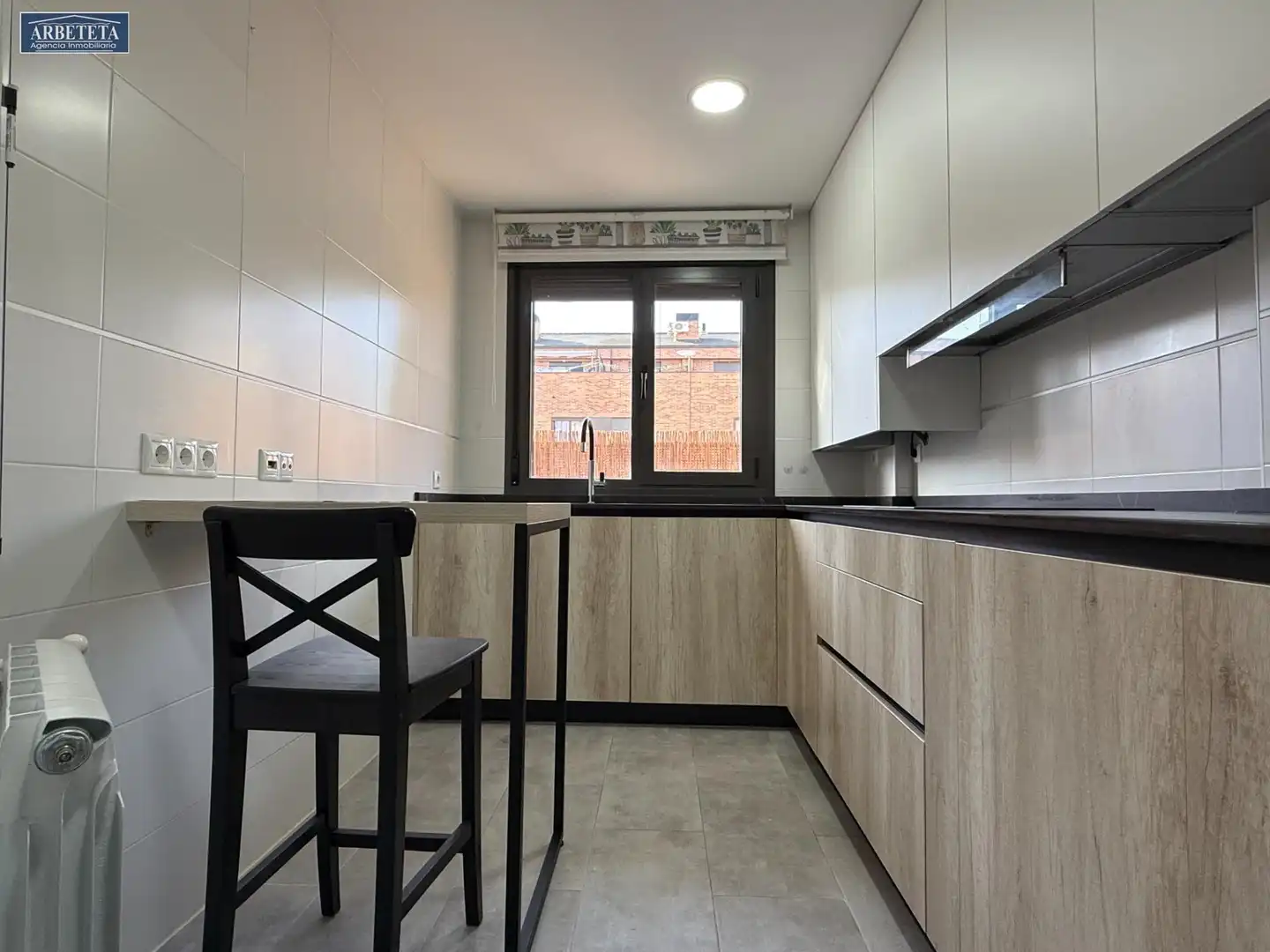 Casa adosada en venta en Urb. Belvalle