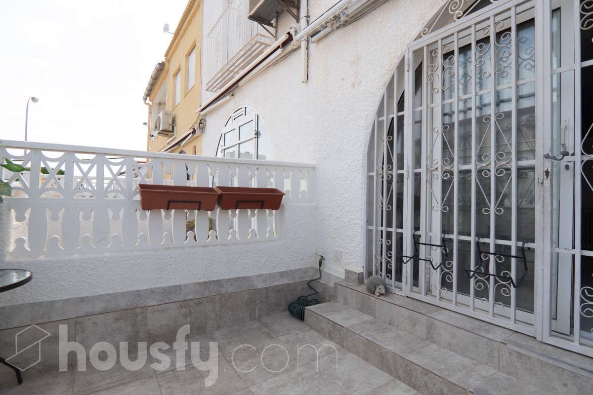 Terrace of House or chalet for sale in Torrevieja  with Air Conditioner and Terrace