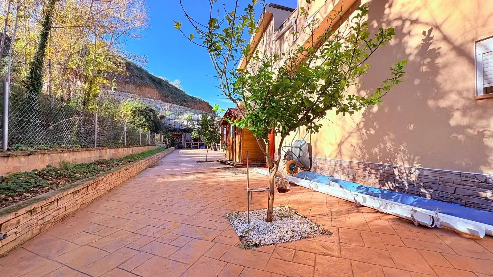 Vista exterior de Casa o chalet en venta en Castellar del Vallès con Aire acondicionado, Jardín privado y Terraza