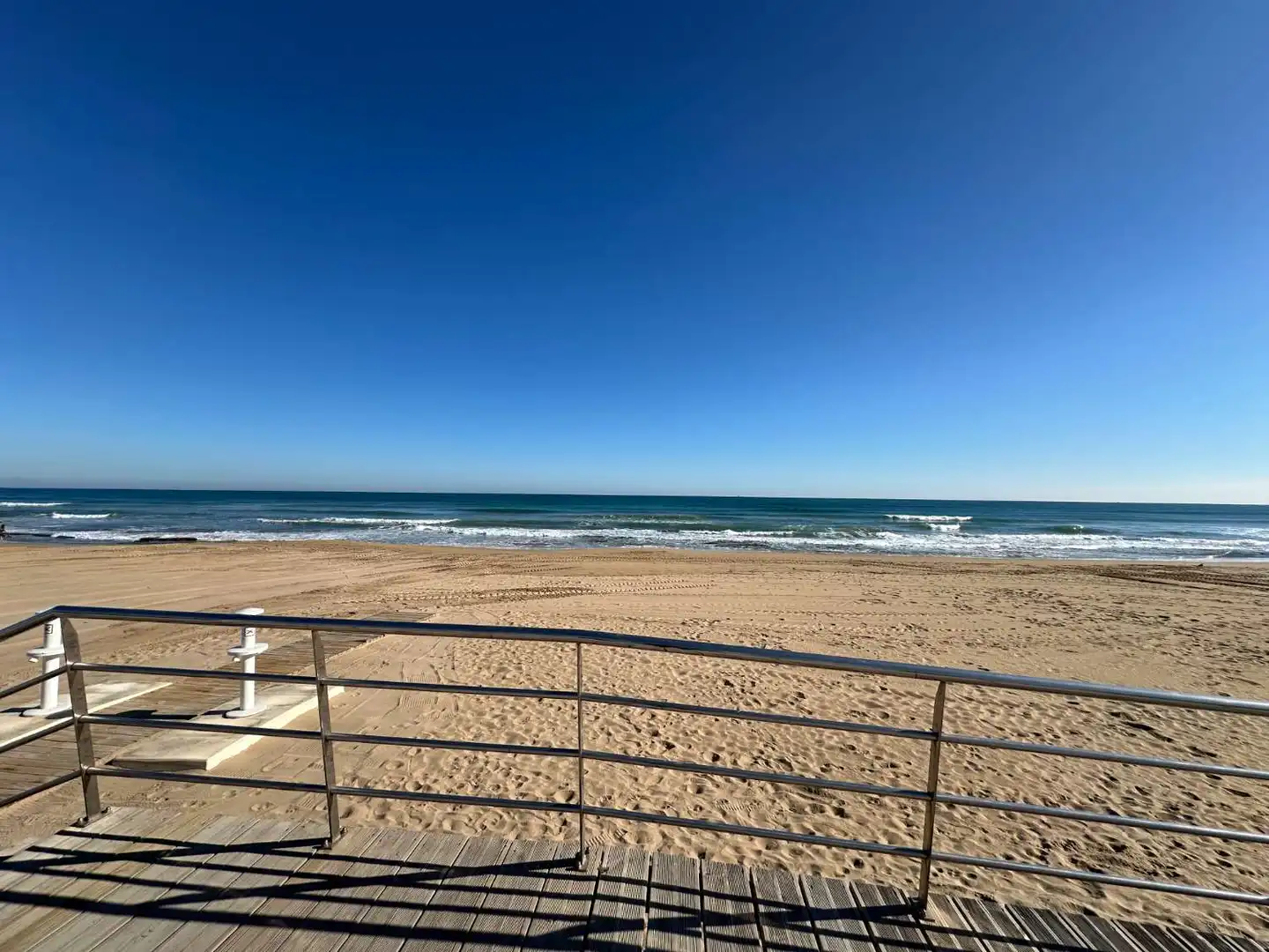 Vista exterior de Casa o chalet en venta en Guardamar del Segura con Aire acondicionado, Calefacción y Terraza