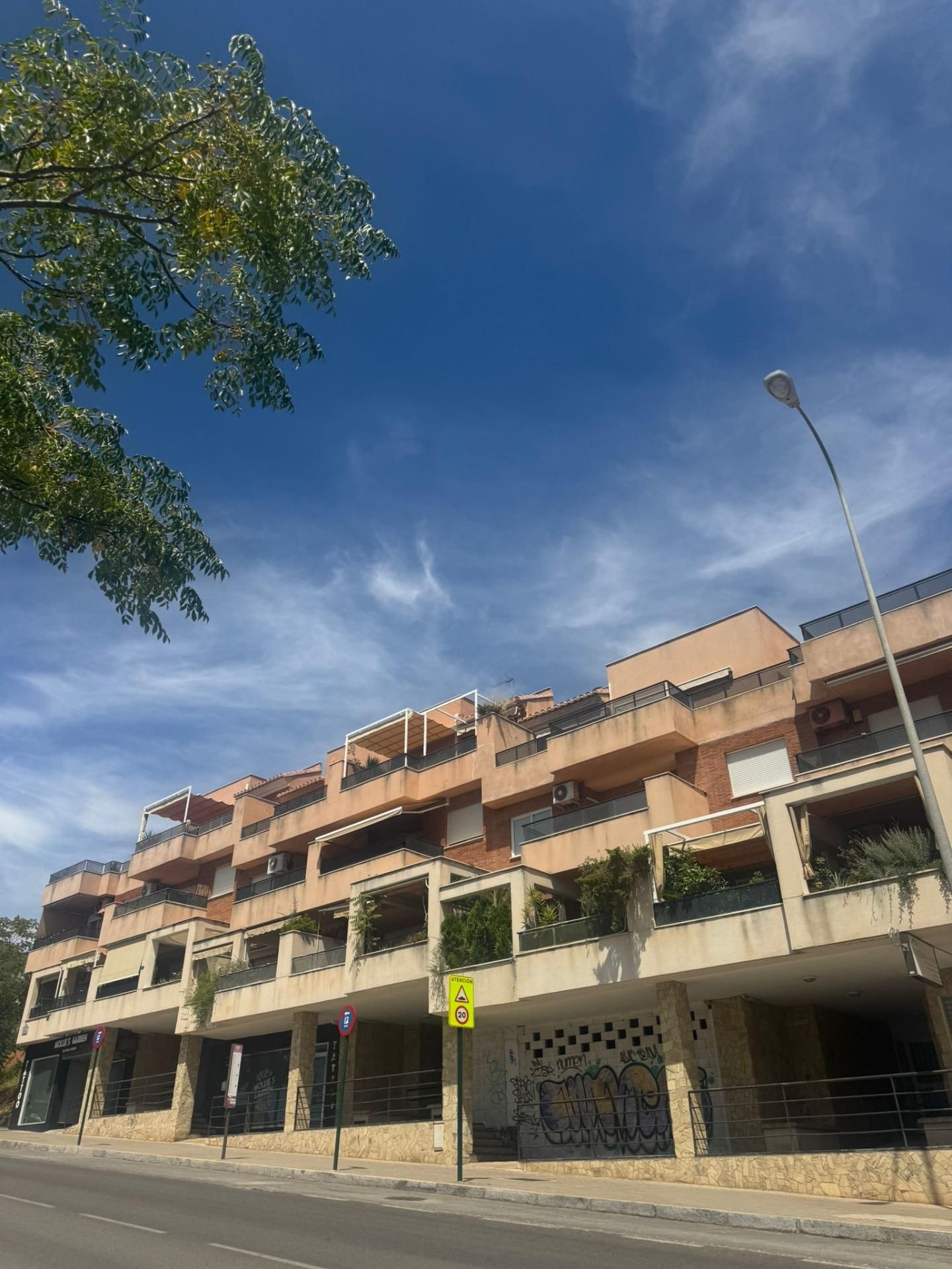 Vista exterior de Piso de alquiler en  Granada Capital con Aire acondicionado, Calefacción y Terraza