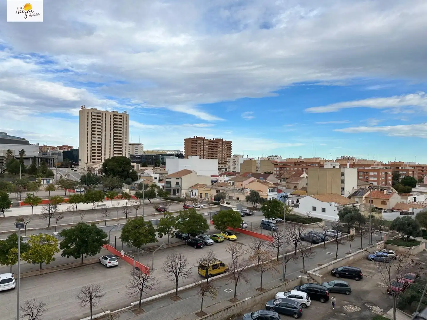 Außenansicht von Dachboden zum Verkauf in Valencia mit Klimaanlage und Möbliert