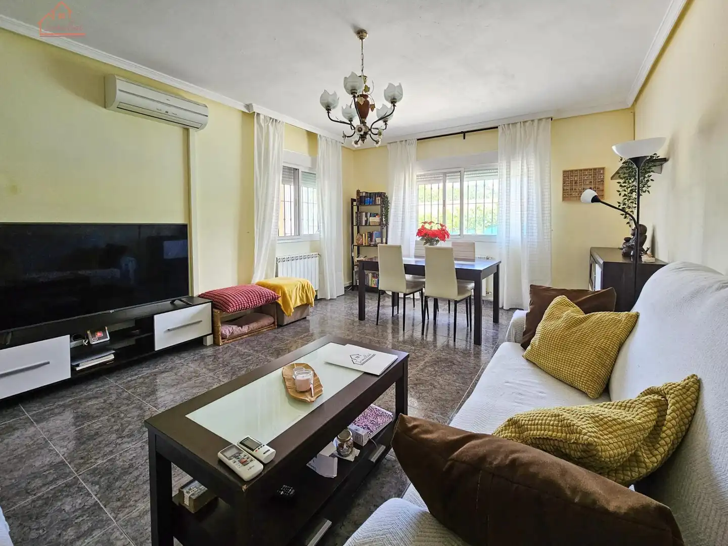 Sala d'estar de Casa o xalet en venda en Chinchón amb Aire condicionat, Calefacció i Jardí privat