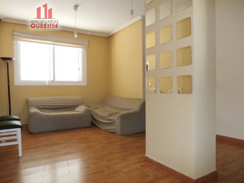 Sala d'estar de Pis en venda en Ourense Capital  amb Moblat