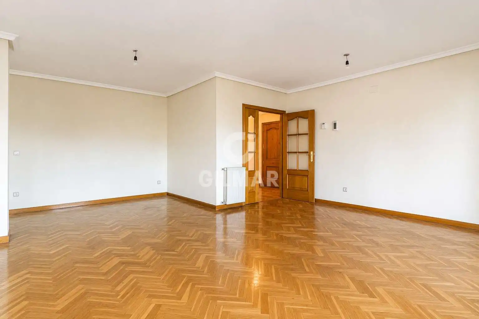 Living room of Flat for sale in Boadilla del Monte  with Heating, Private garden and Storage room