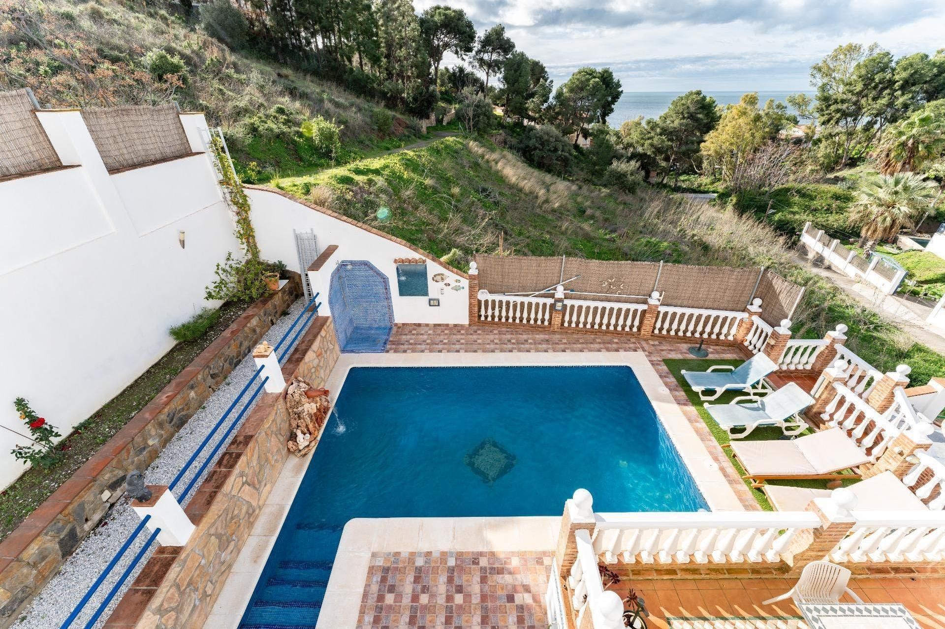 Piscina de Casa o xalet en venda en Vélez-Málaga amb Piscina comunitària