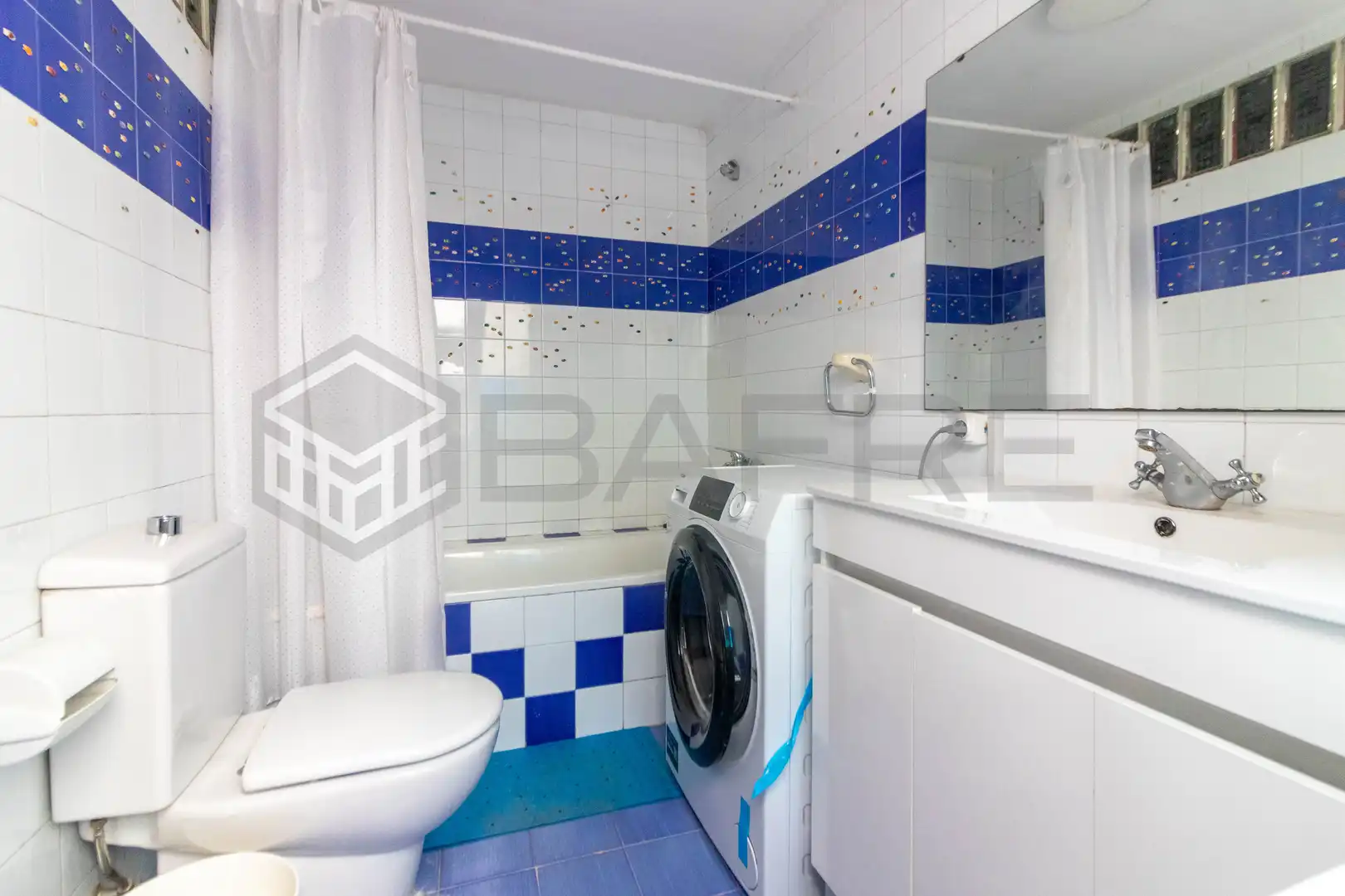 Baño de Piso de alquiler en Madrid con Aire acondicionado y Calefacción