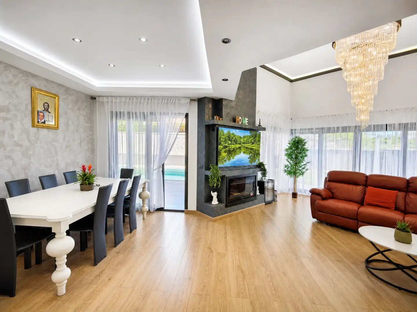 Sala d'estar de Casa o xalet en venda en Estepona amb Aire condicionat, Jardí privat i Terrassa
