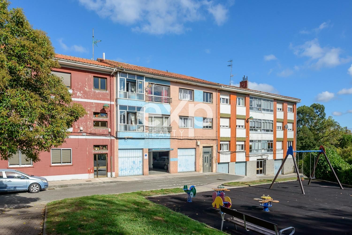 Casa adosada en venda a Camino VIEJO DE PRAVIA, 8, Jardín de Cantos - El Nodo
