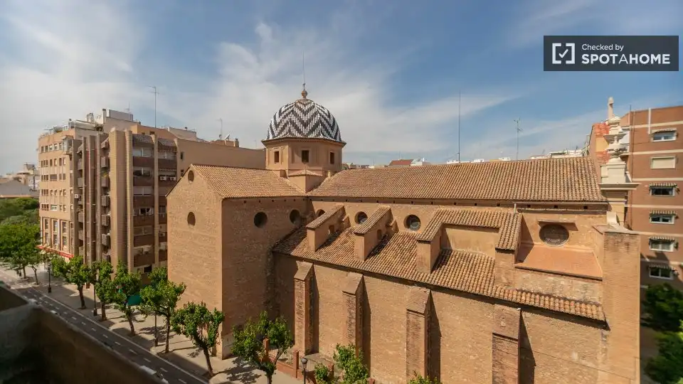 Vista exterior de Piso de alquiler en Valencia con Aire acondicionado, Calefacción y Amueblado