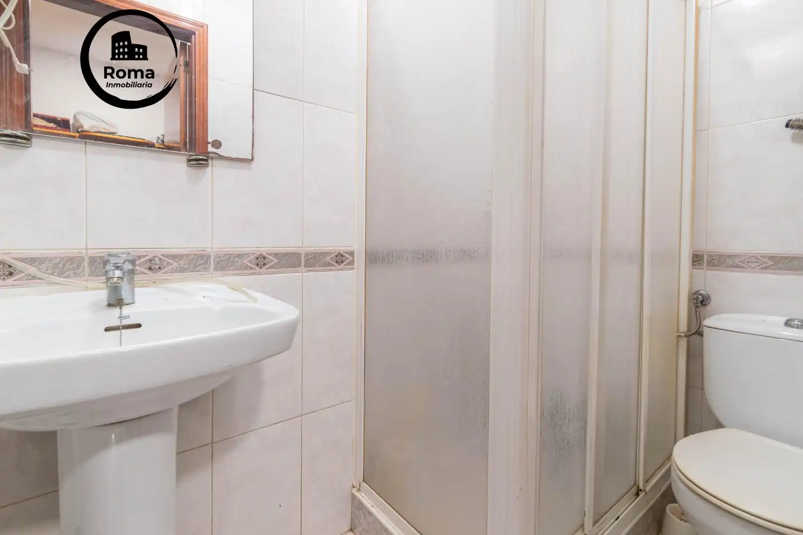 Bany de Local en venda en Almuñécar amb Moblat