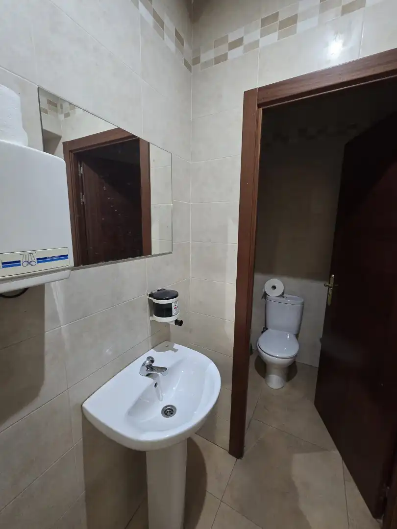 Baño de Local en venta en San Sebastián de los Reyes con Aire acondicionado, Calefacción y Amueblado