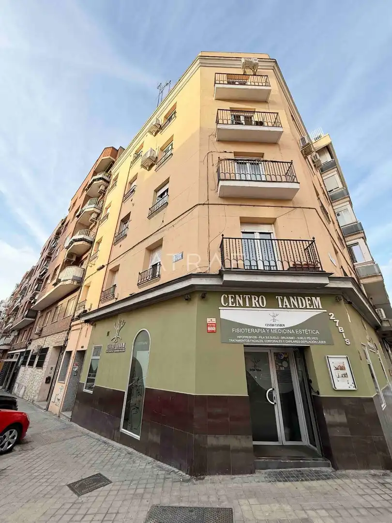 Exterior view of Duplexes for rent in Chamartín