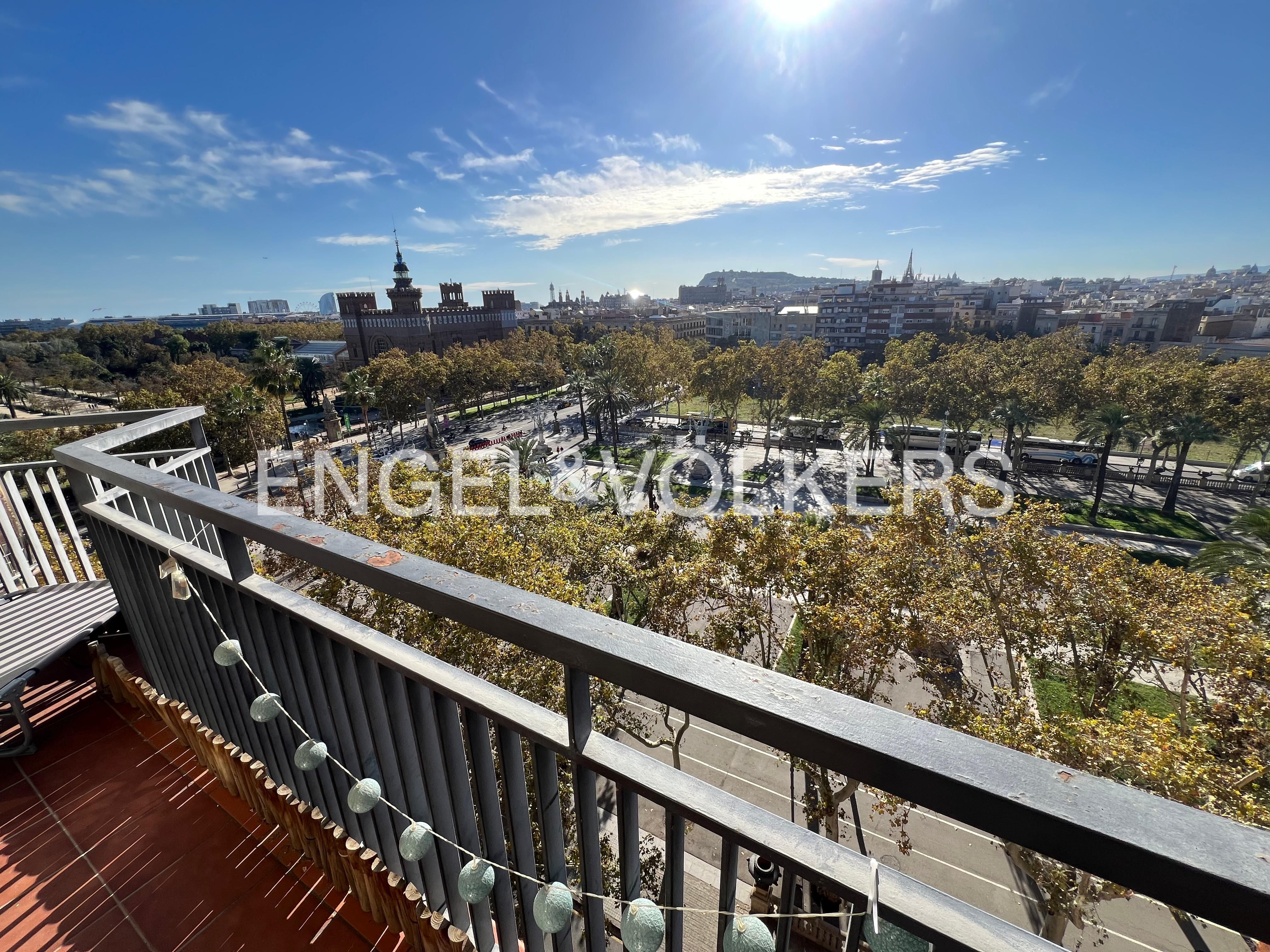 Exterior view of Apartment for sale in  Barcelona Capital  with Air Conditioner, Heating and Terrace