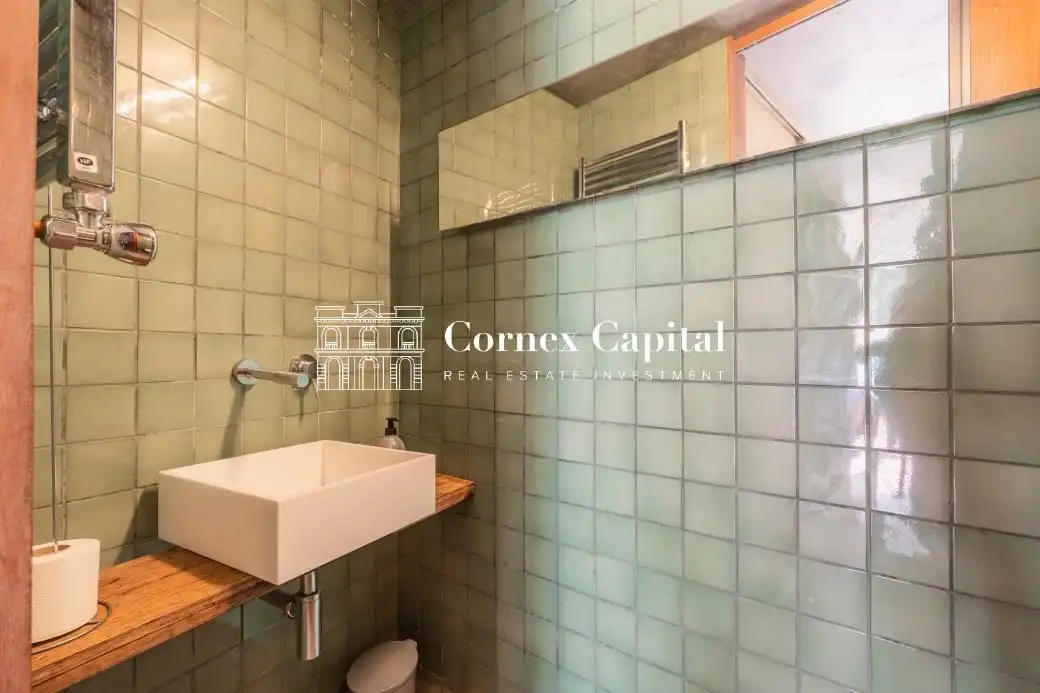 Bathroom of Houses for sale in Jafre, Girona