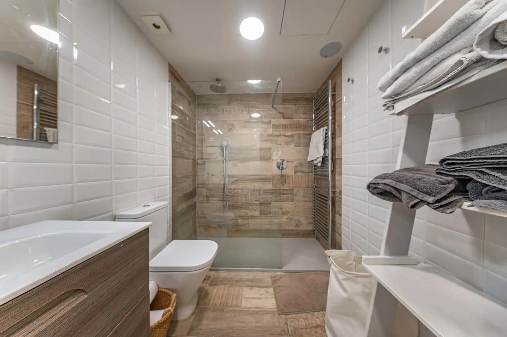 Bathroom of Attic for sale in Badalona  with Air Conditioner, Heating and Terrace