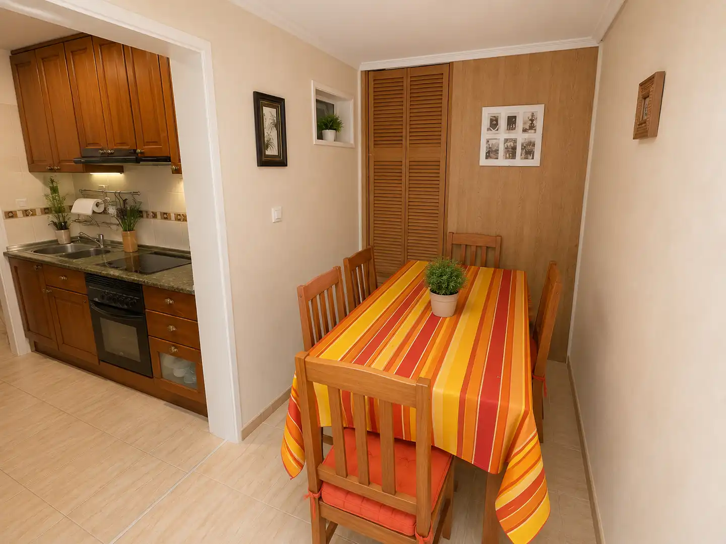 Comedor de Planta baja en venta en Alicante / Alacant con Aire acondicionado, Amueblado y Horno