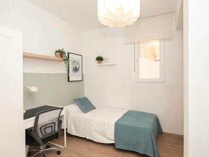 Bedroom of Flat to share in  Valencia Capital  with Furnished, Washing machine and TV