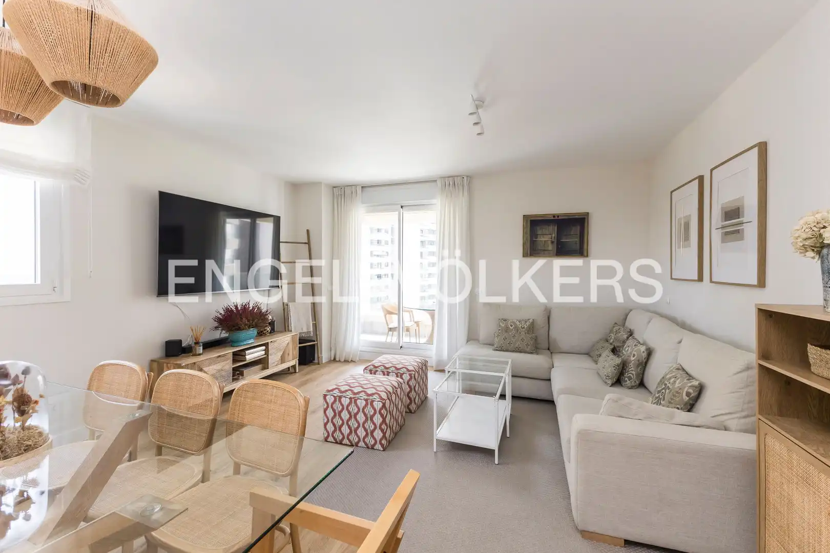 Living room of Flat for sale in Madrid  with Air Conditioner, Heating and Terrace