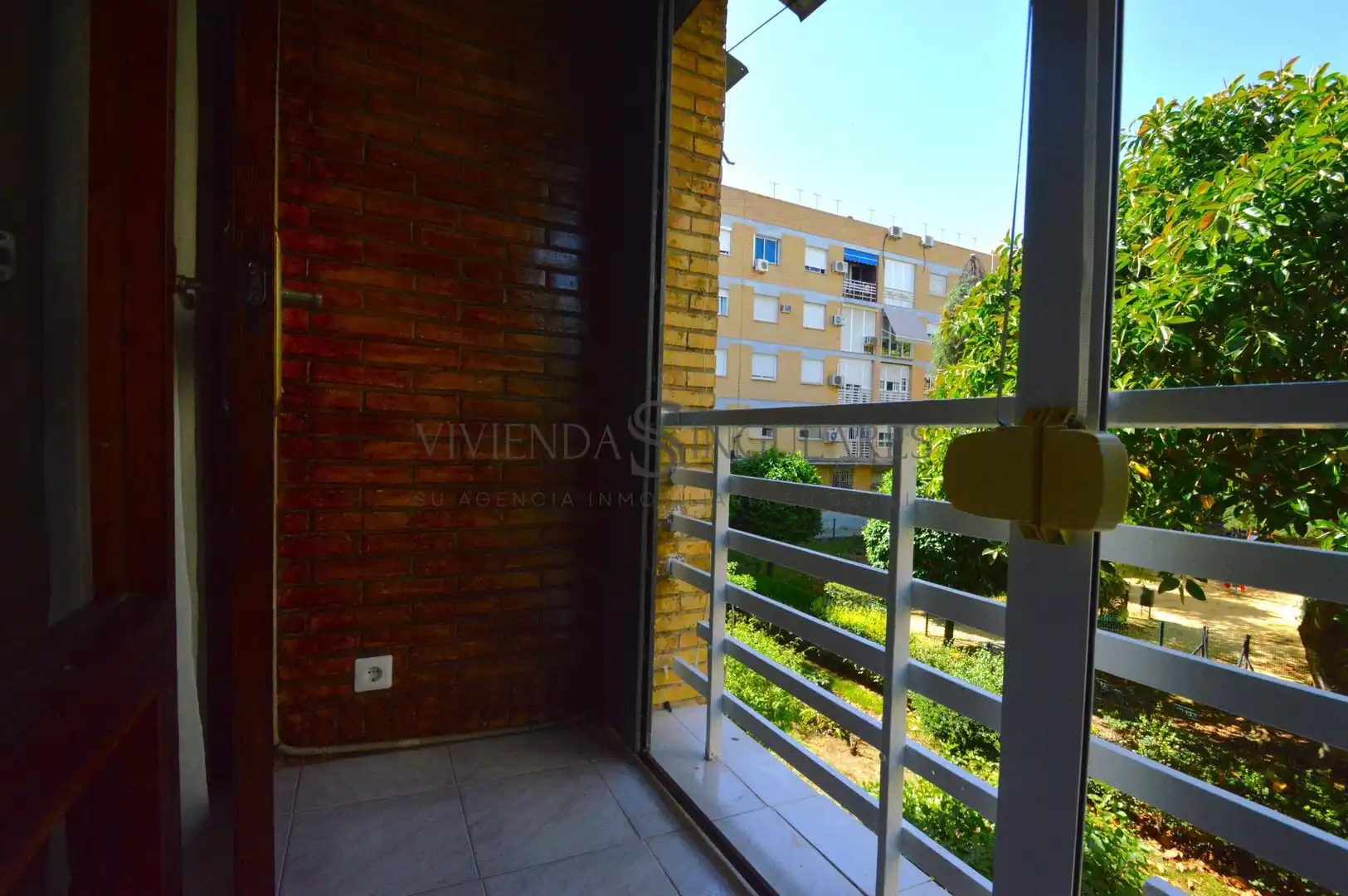 Terrasse von Wohnung zur Miete in Sevilla mit Klimaanlage, Privatgarten und Terrasse