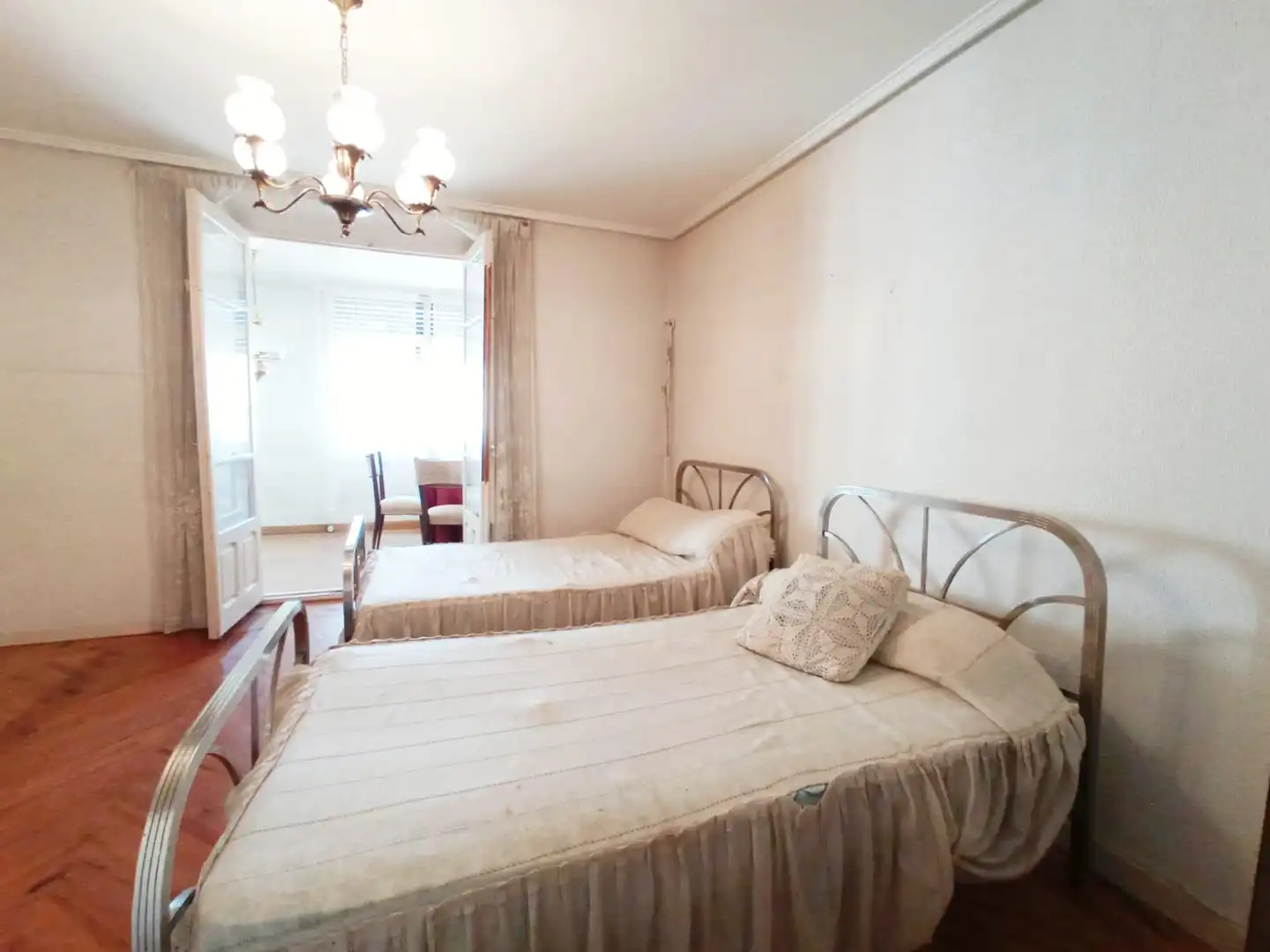 Habitación de Piso en venta en Burgos con Calefacción, Parquet y Balcón