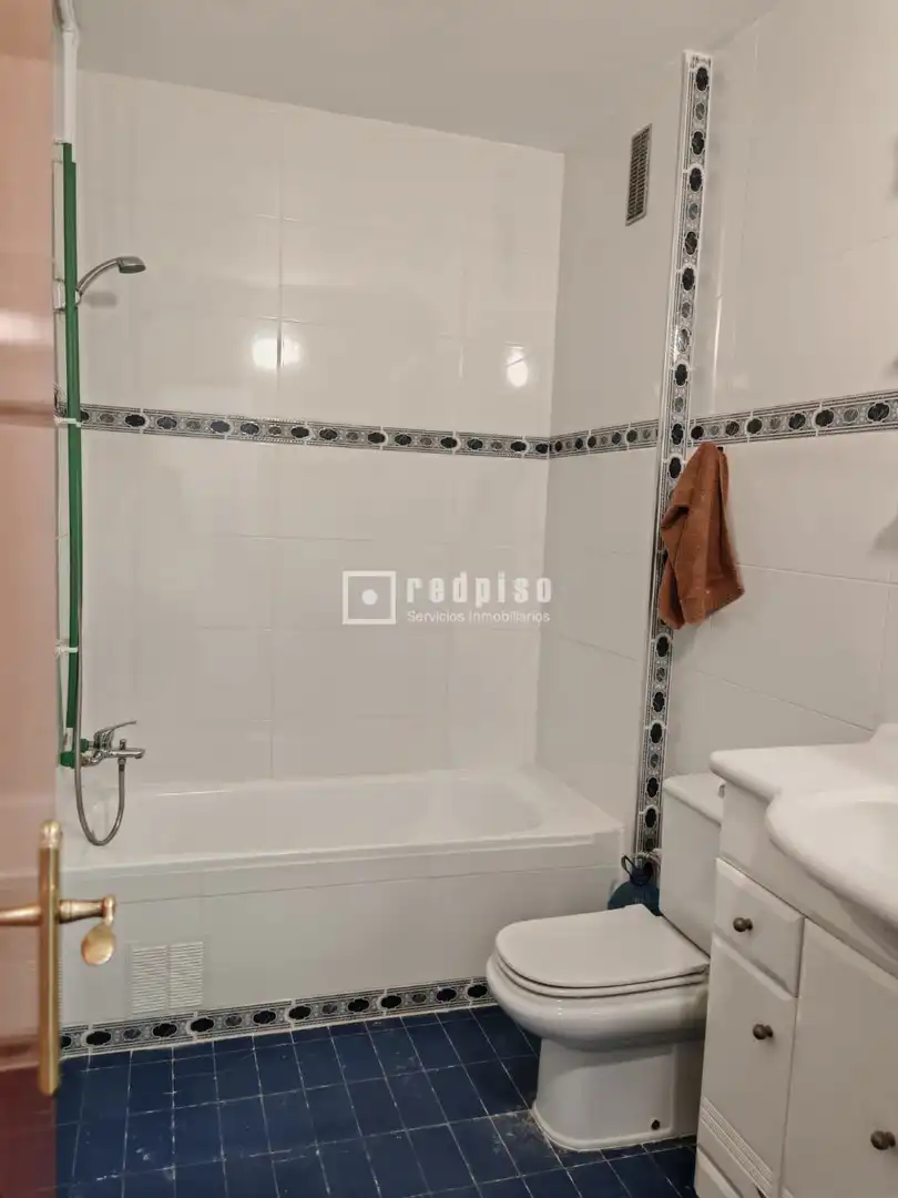 Baño de Piso en venta en Alcantarilla con Calefacción