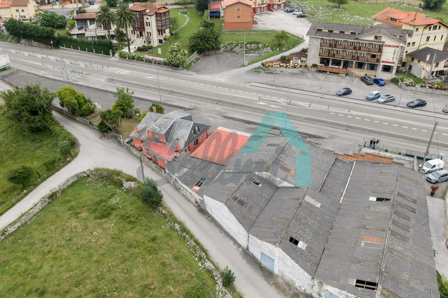 Vista exterior de Casa o xalet en venda en Llanes amb Calefacció, Jardí privat i Terrassa