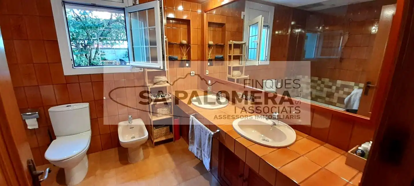 Bathroom of Houses for sale in Blanes  with Heating, Private garden and Parquet flooring