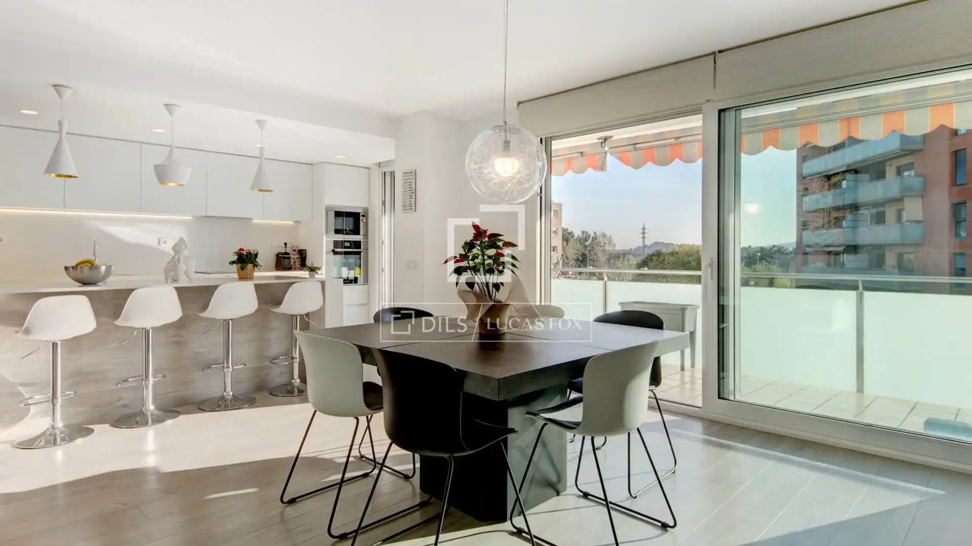 Dining room of Flat for sale in Sant Joan Despí  with Air Conditioner, Terrace and Storage room