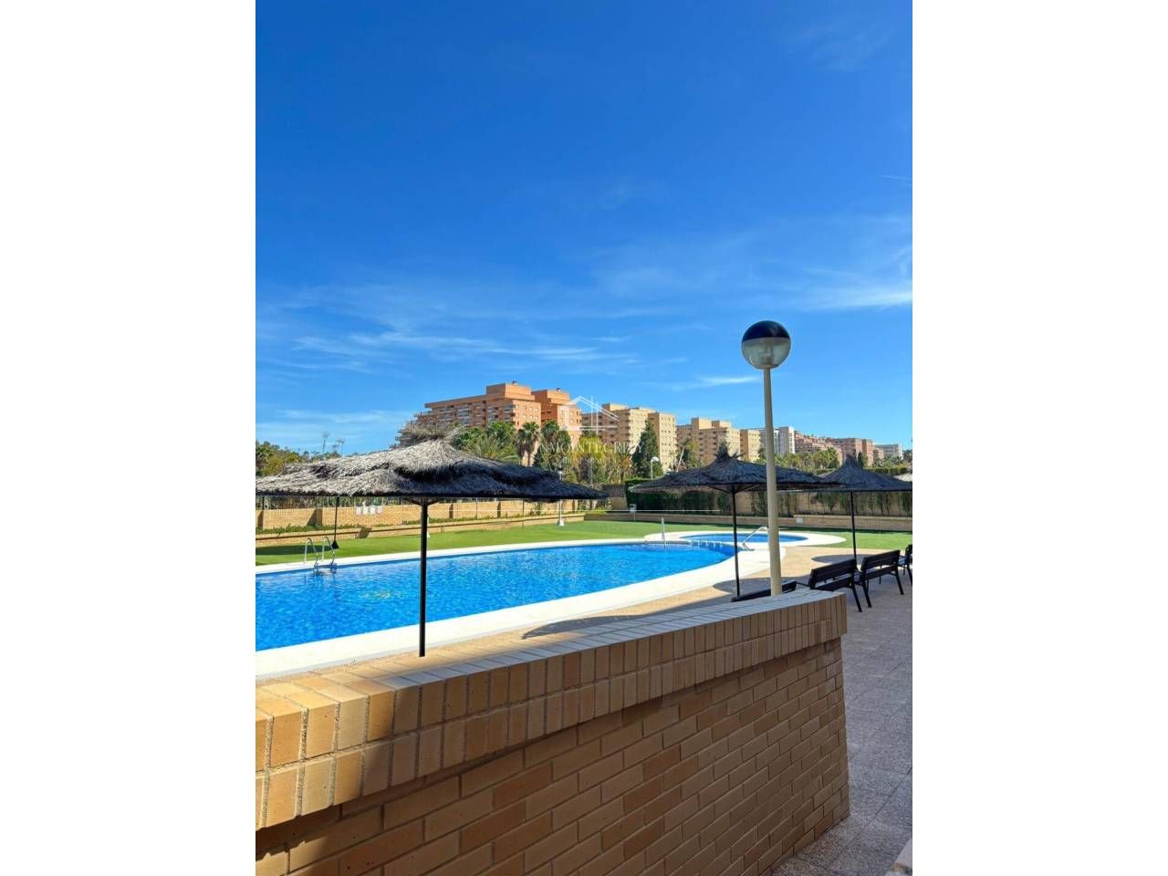 Vista exterior de Apartament en venda en Oropesa del Mar / Orpesa amb Aire condicionat, Parquet i Traster