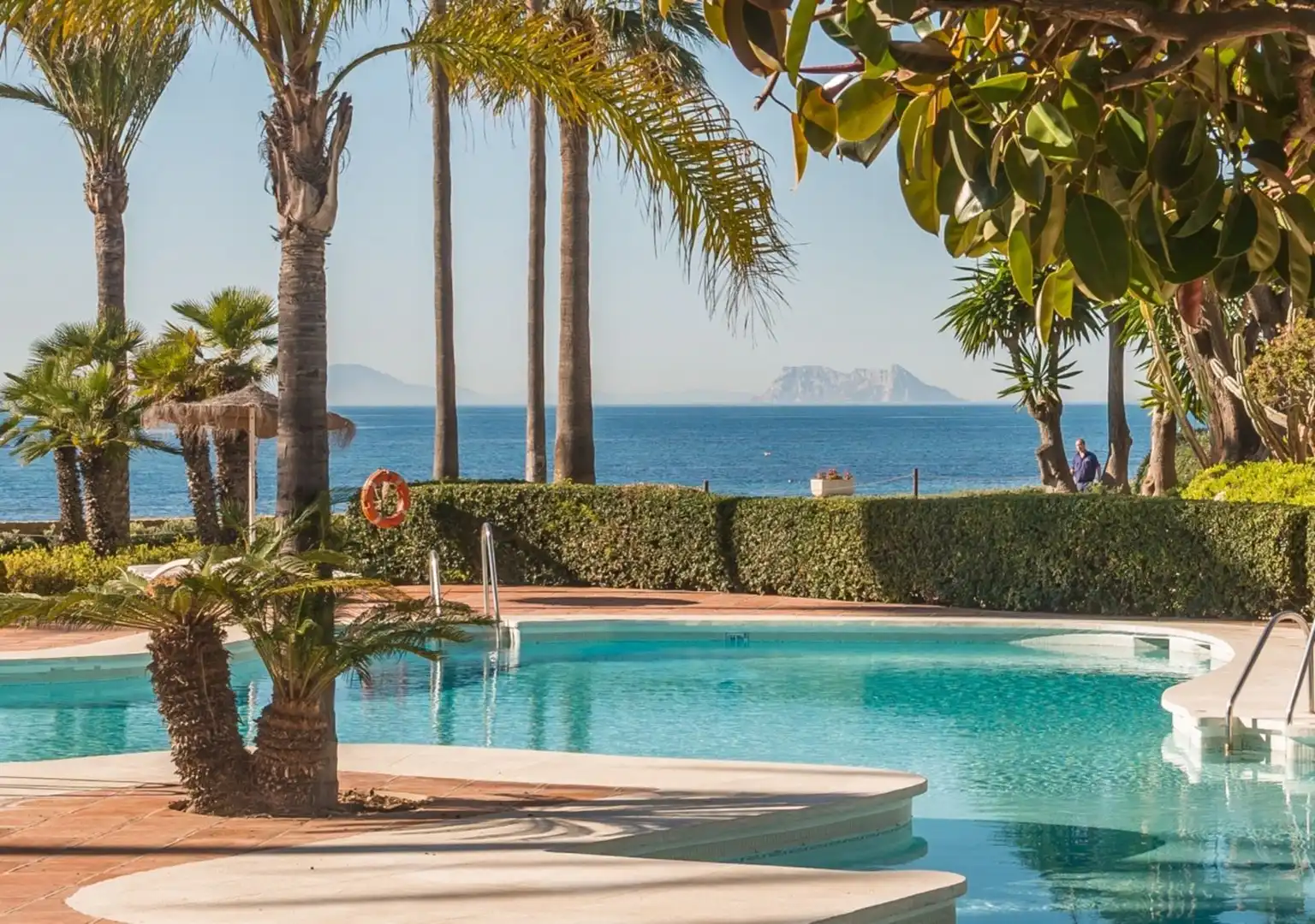 Piscina de Àtic en venda en Estepona amb Terrassa, Traster i Moblat