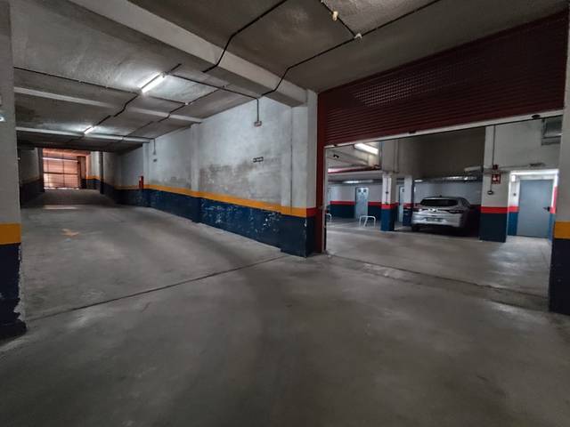 Garaje en Venta en Calle Amigos del País en Centro