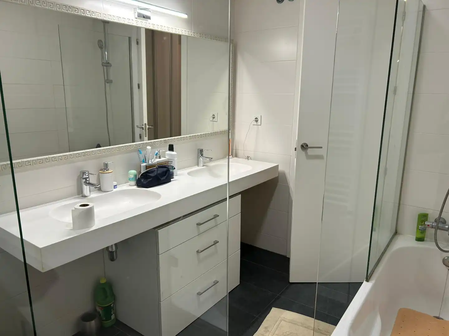 Baño de Piso en venta en Tomares con Aire acondicionado, Terraza y Amueblado
