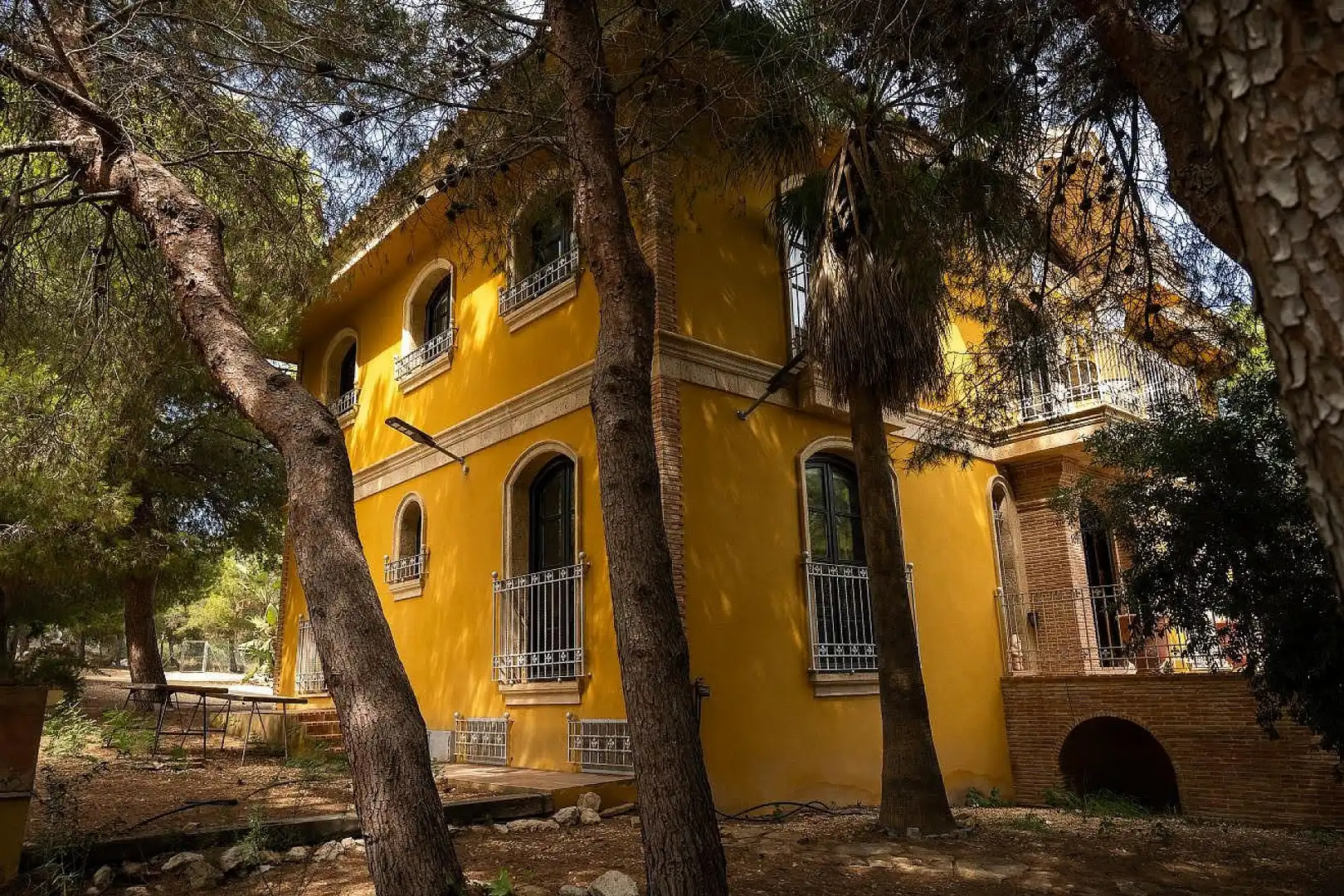Country homes for sale in La Fiesta