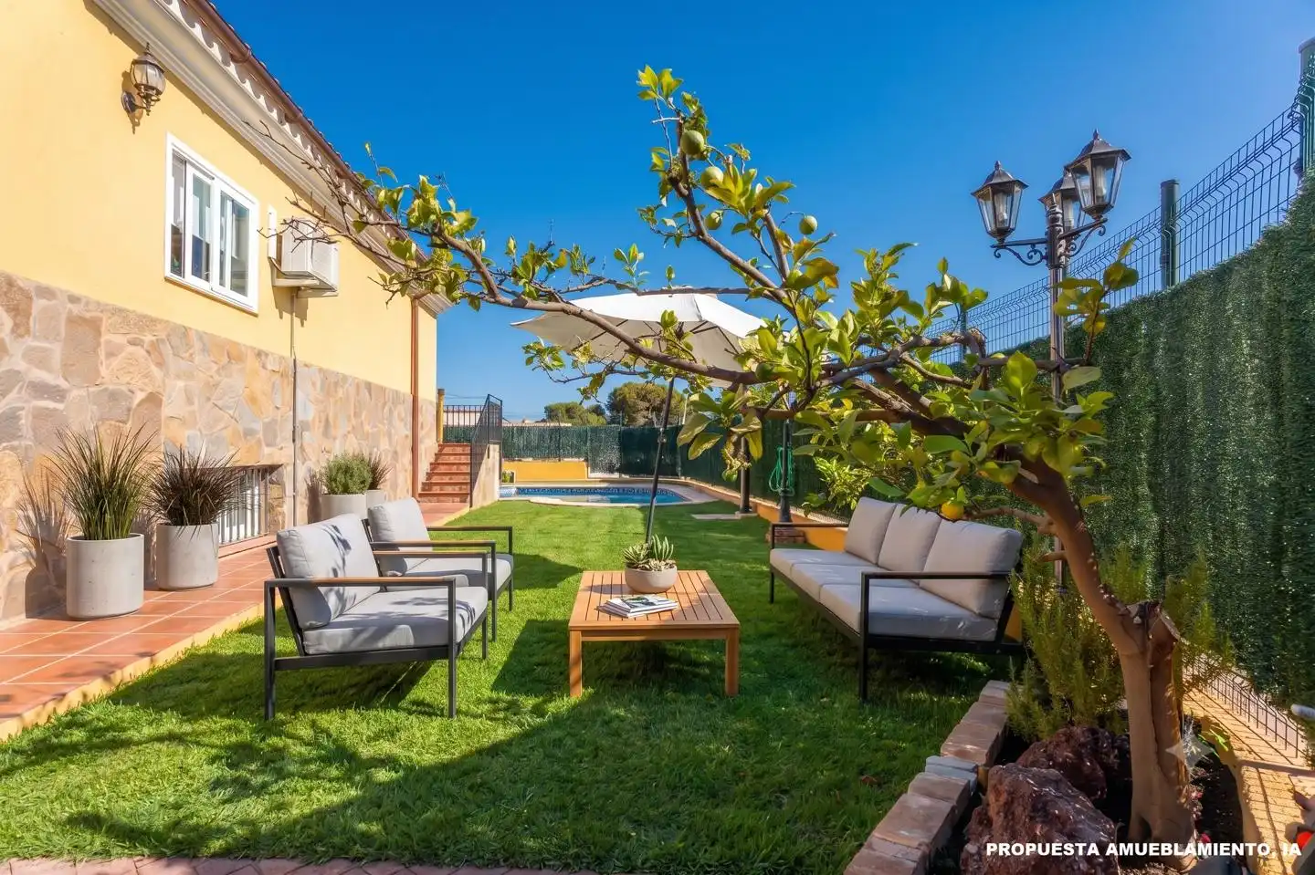 Terrassa de Casa o xalet en venda en Málaga amb Aire condicionat, Jardí privat i Terrassa