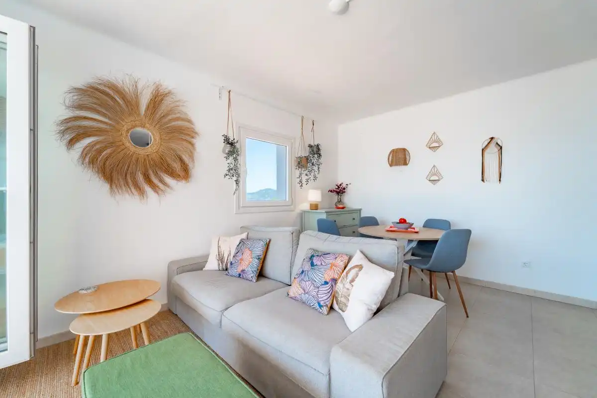 Wohnzimmer von Dachboden zum Verkauf in Nerja mit Klimaanlage, Heizung und Terrasse