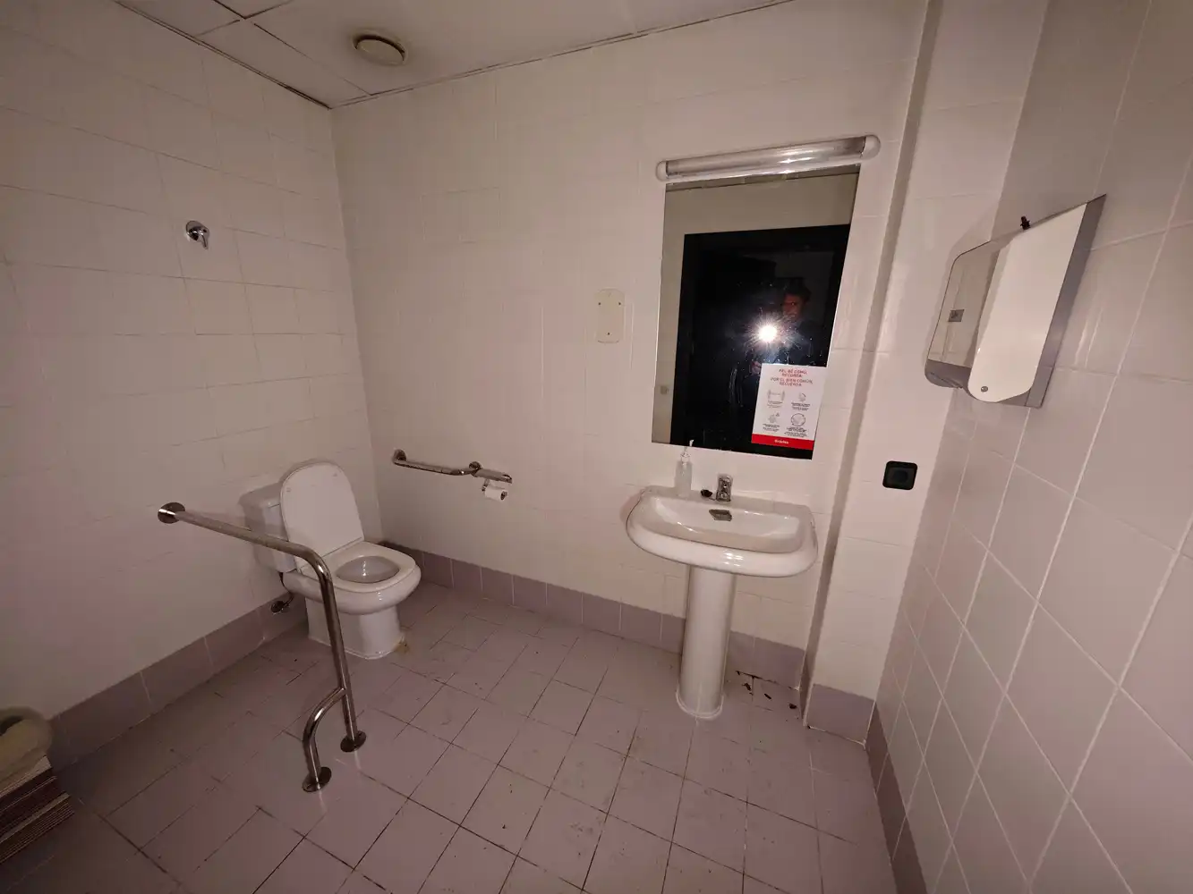 Baño de Local en venta en Alicante / Alacant con Aire acondicionado