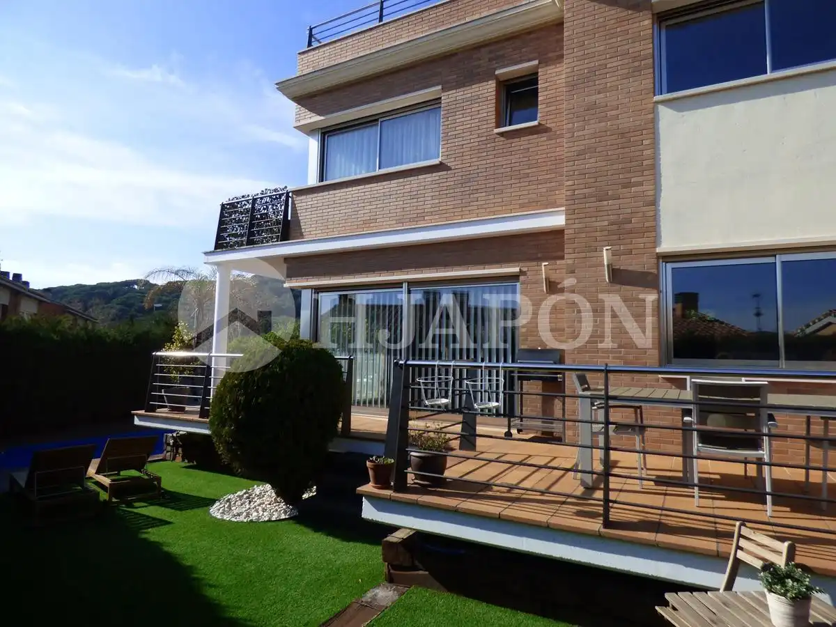 Casa aparellada amb terrassa en venda a Vilassar de Dalt, imagen 14