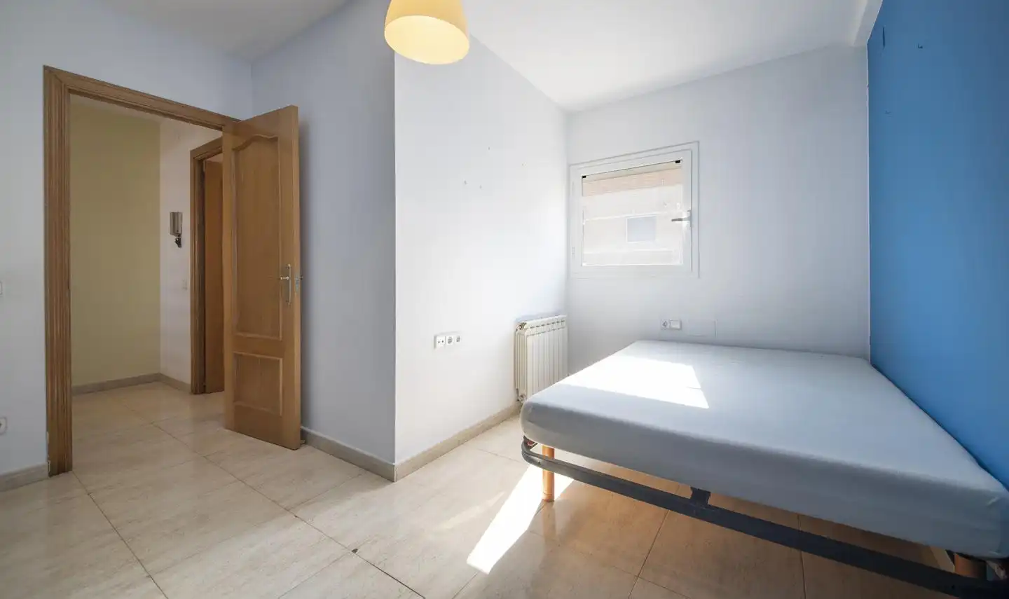 Schlafzimmer von Einfamilien-Reihenhaus zum Verkauf in Rubí mit Heizung und Möbliert