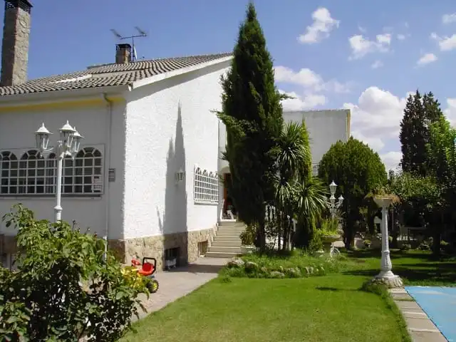 Vista exterior de Casa o chalet en venta en Villalbilla con Aire acondicionado, Calefacción y Jardín privado
