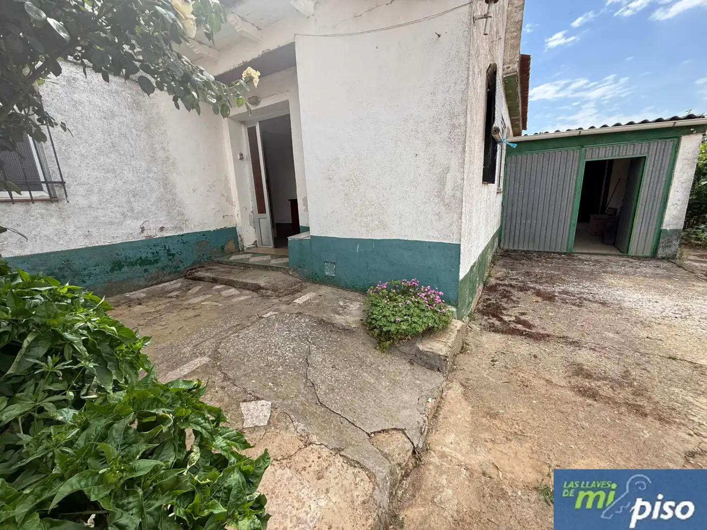 Außenansicht von Haus oder Chalet zum Verkauf in Valdunquillo mit Heizung, Privatgarten und Terrasse