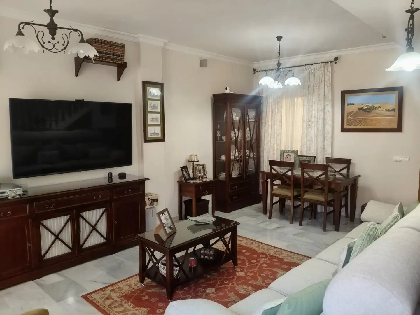 Sala d'estar de Casa adosada en venda en Puerto Real amb Aire condicionat