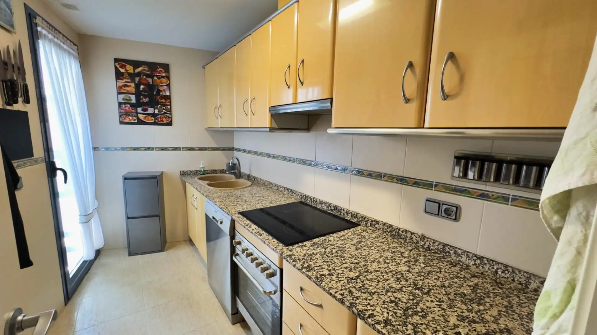 Kitchen of Flat for sale in Benidorm  with Air Conditioner, Furnished and Community pool