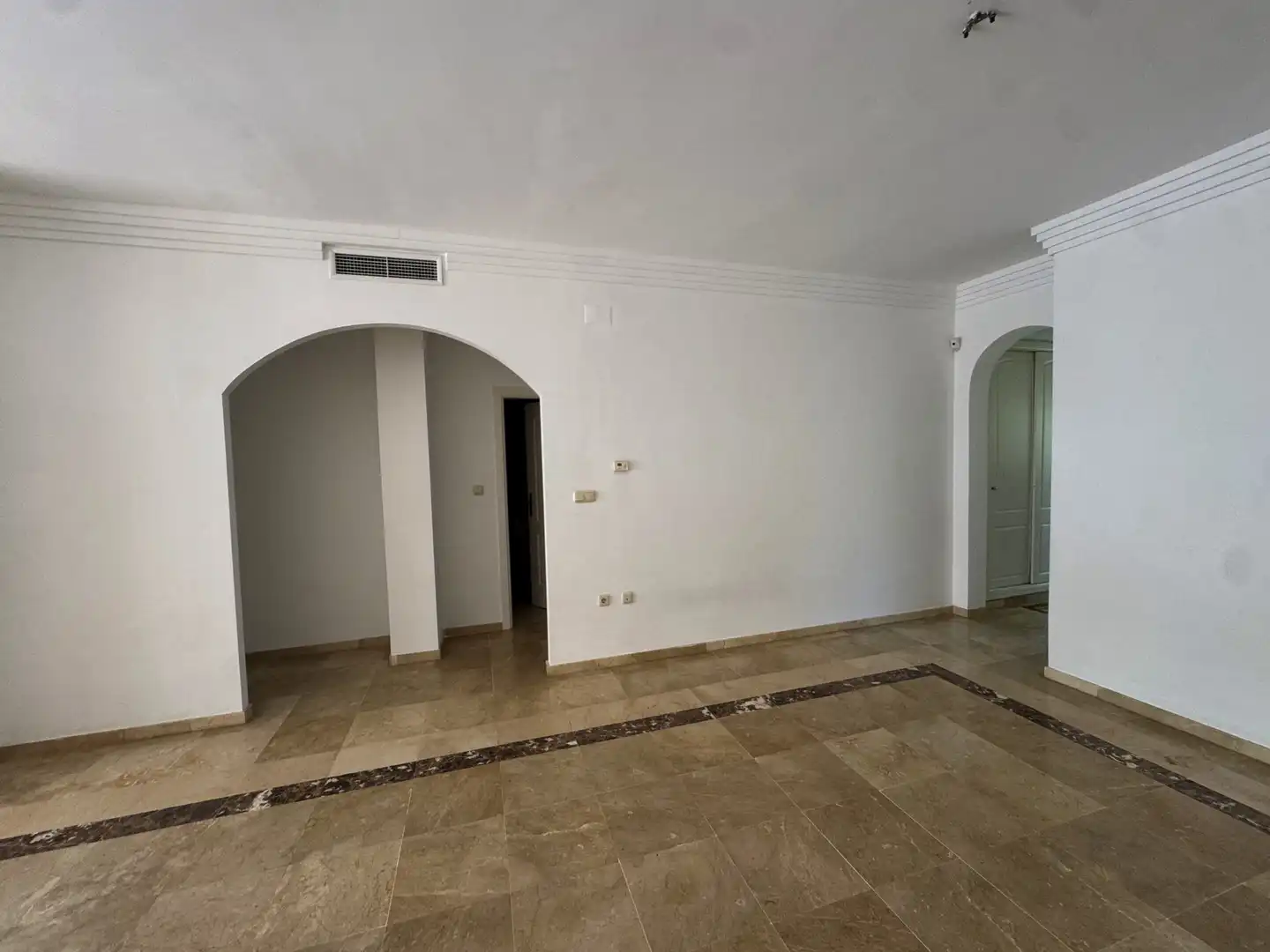 Apartamento con piscina en venta en Nueva Andalucía, imagen 25